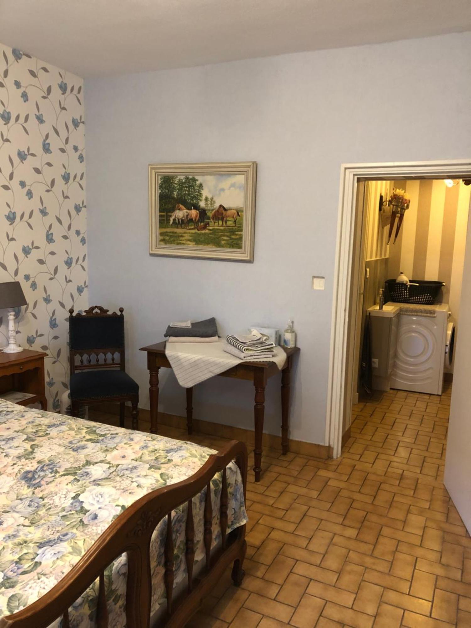 Saint-Bonnet-TronçaisLe Voyageur住宿加早餐旅馆 外观 照片